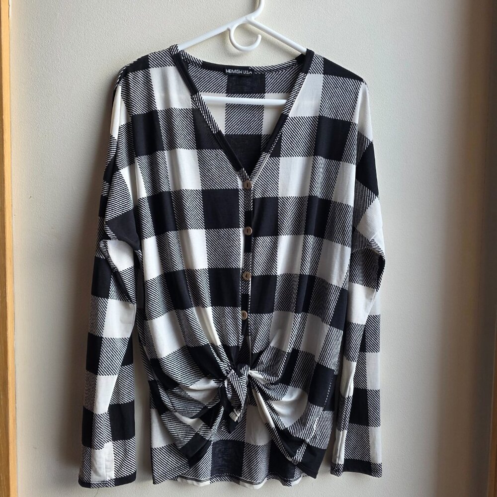 HEIMISH USA Black/White Plaid V-Neck Button Down Tie-Front Shirt Size M